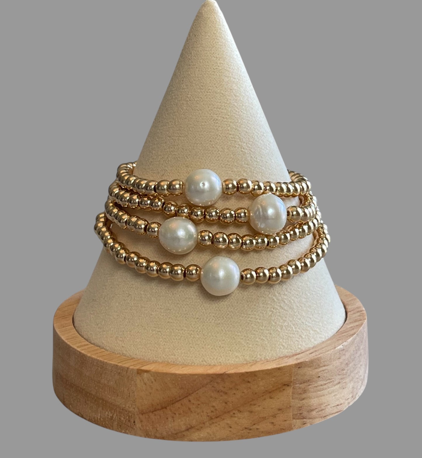 Everyday Hero Bracelet: Gold bead stretch bracelet with a freshwater pearl centerpiece Choose your size!