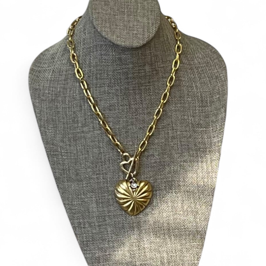 The Golden Crestheart Necklace