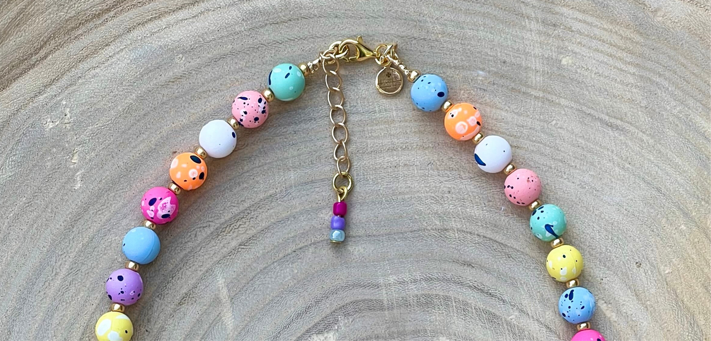 Color Confetti Necklace: Acrylic beads, gold spacer beads and a hot pink acrylic heart pendant