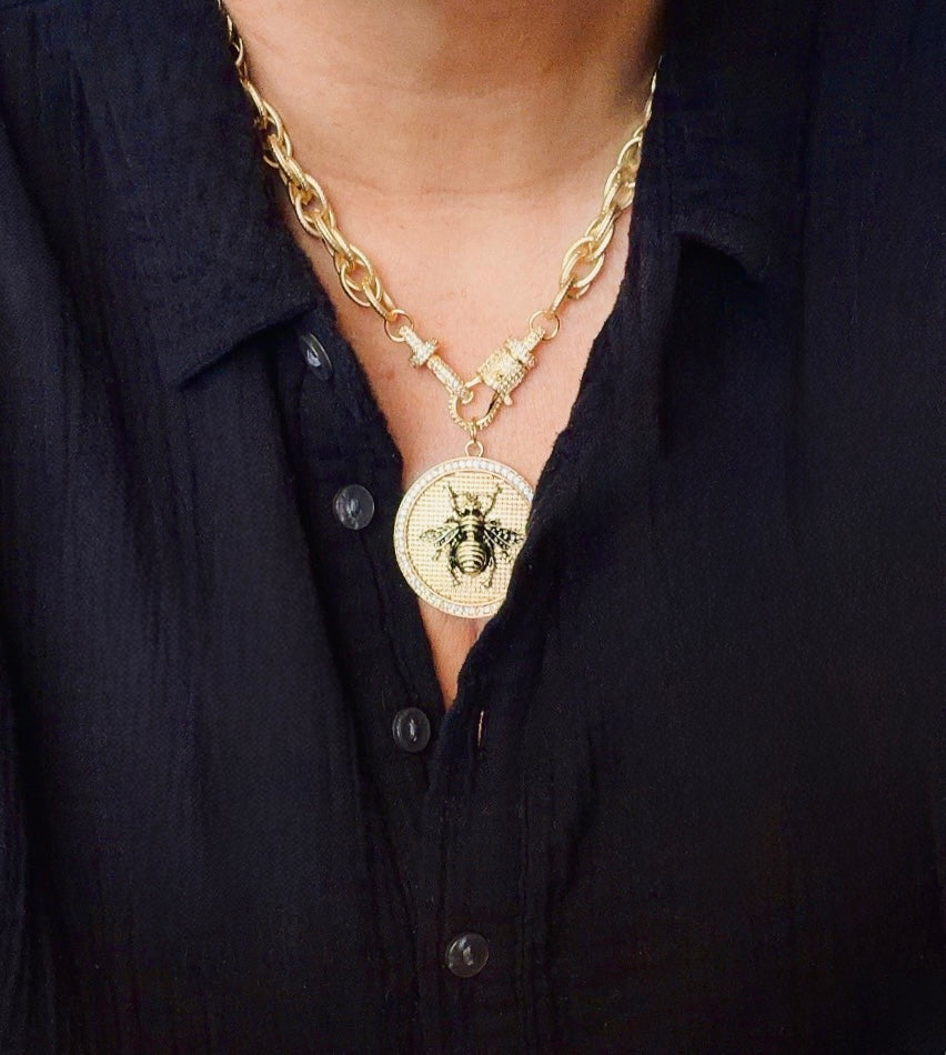 Queen Bee Necklace: High quality Tarnish resistant gold chain with pendant