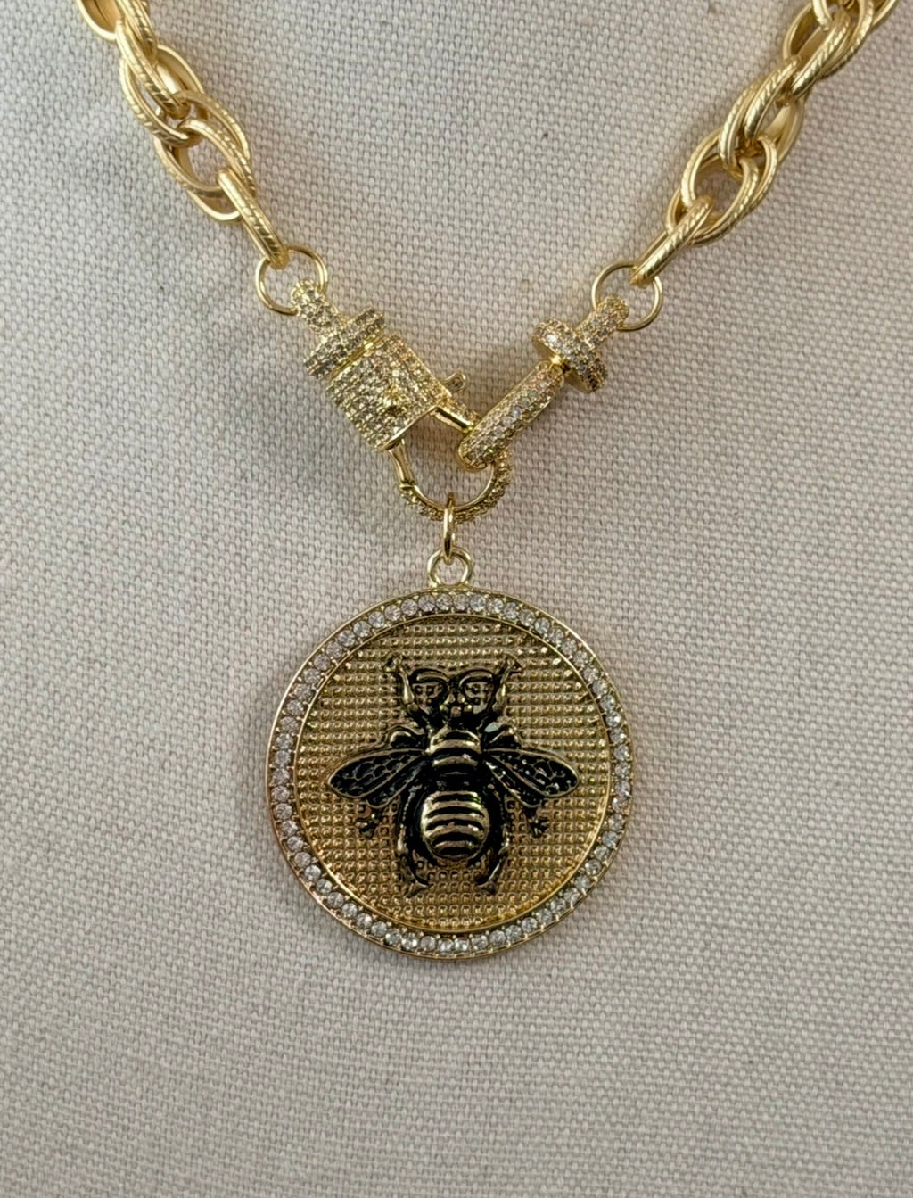 Queen Bee Necklace: High quality Tarnish resistant gold chain with pendant