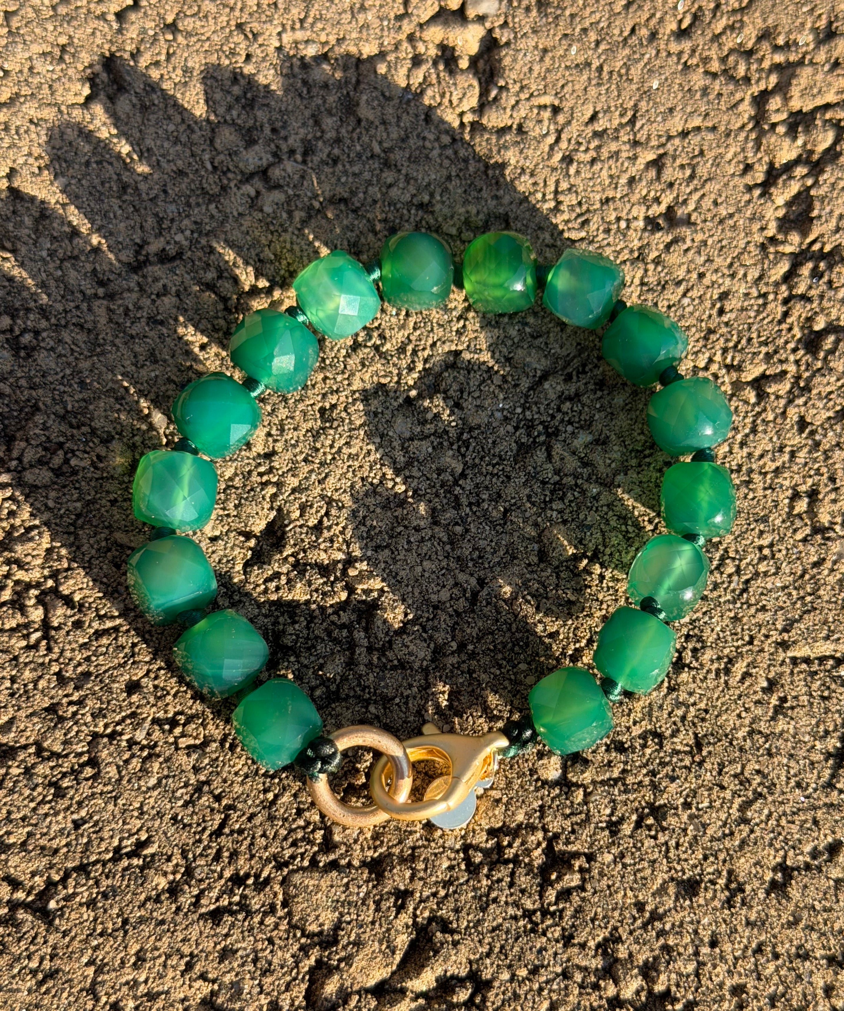Green Onyx Hand-knotted Bracelet: Matte Gold Clasp