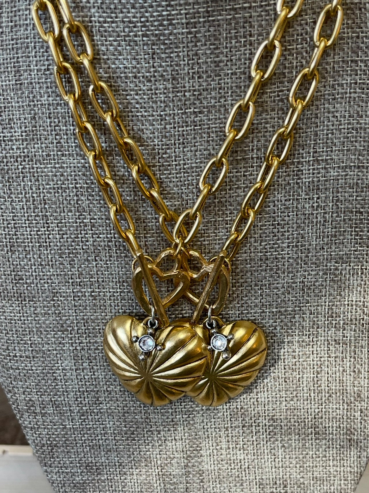 The Golden Crestheart Necklace