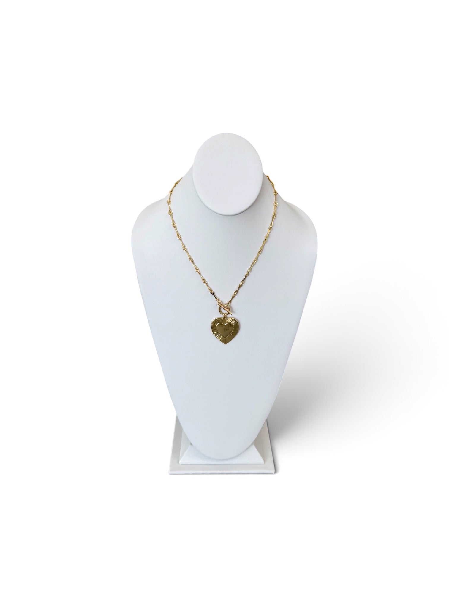 The Paramour Necklace: Unique chain and bold, chic heart pendant