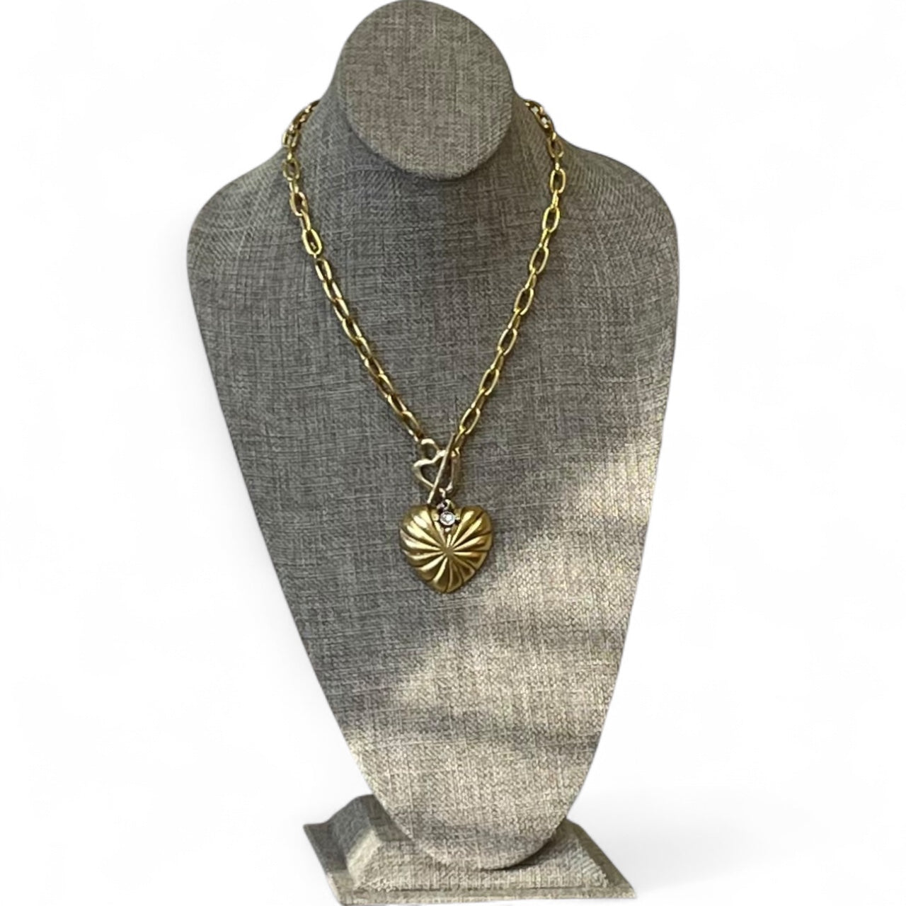 The Golden Crestheart Necklace