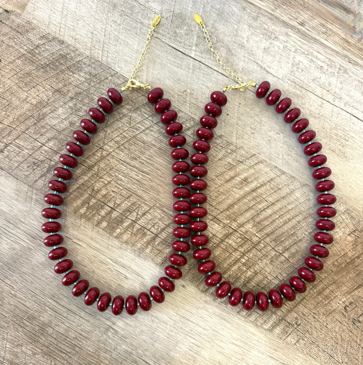 Bordeaux & Blue: Resin beads with denim blue faceted seed beads Gold clasp & extender