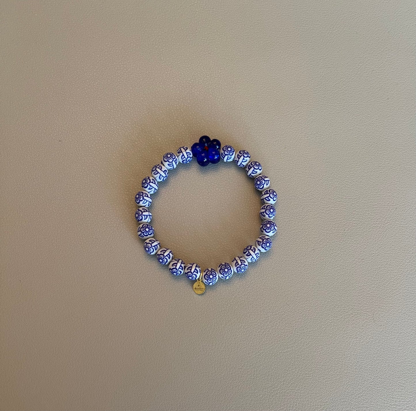 Blue Floral Fancy Bracelet: Stretch Bracelet Acrylic Beads w Glass Flower