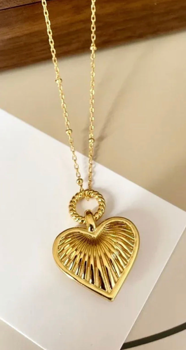 Barbie’s Heart Necklace