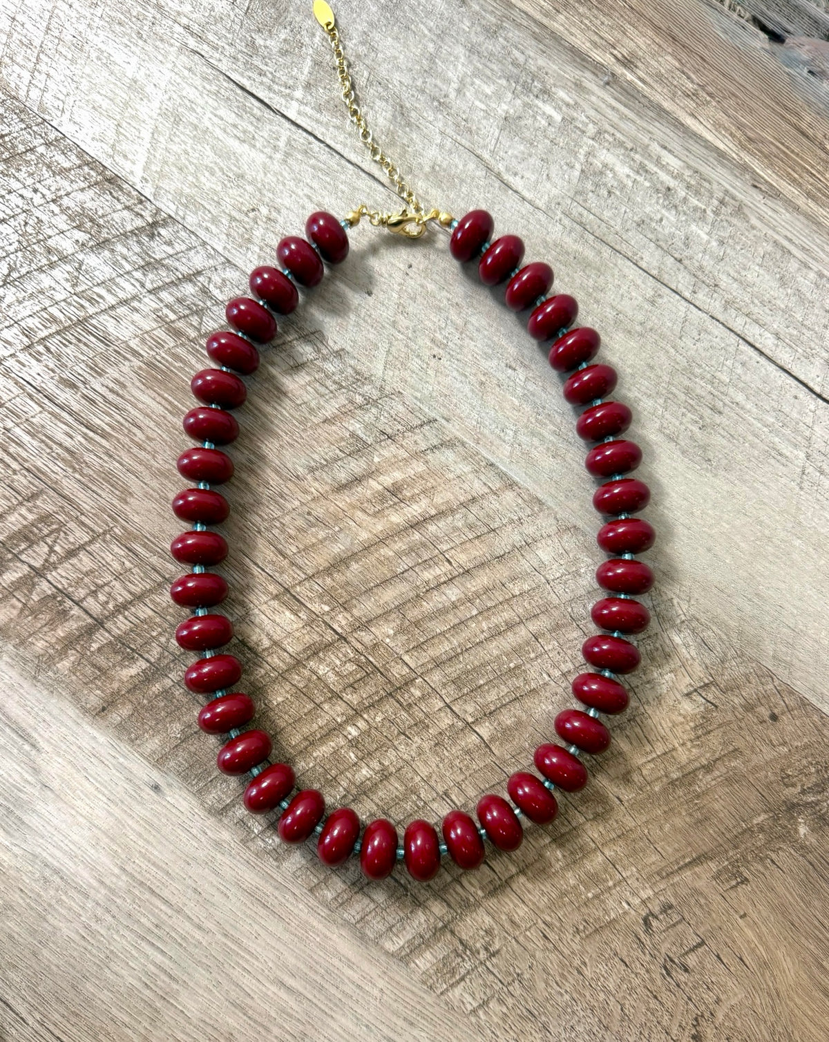 Bordeaux & Blue: Resin beads with denim blue faceted seed beads Gold clasp & extender
