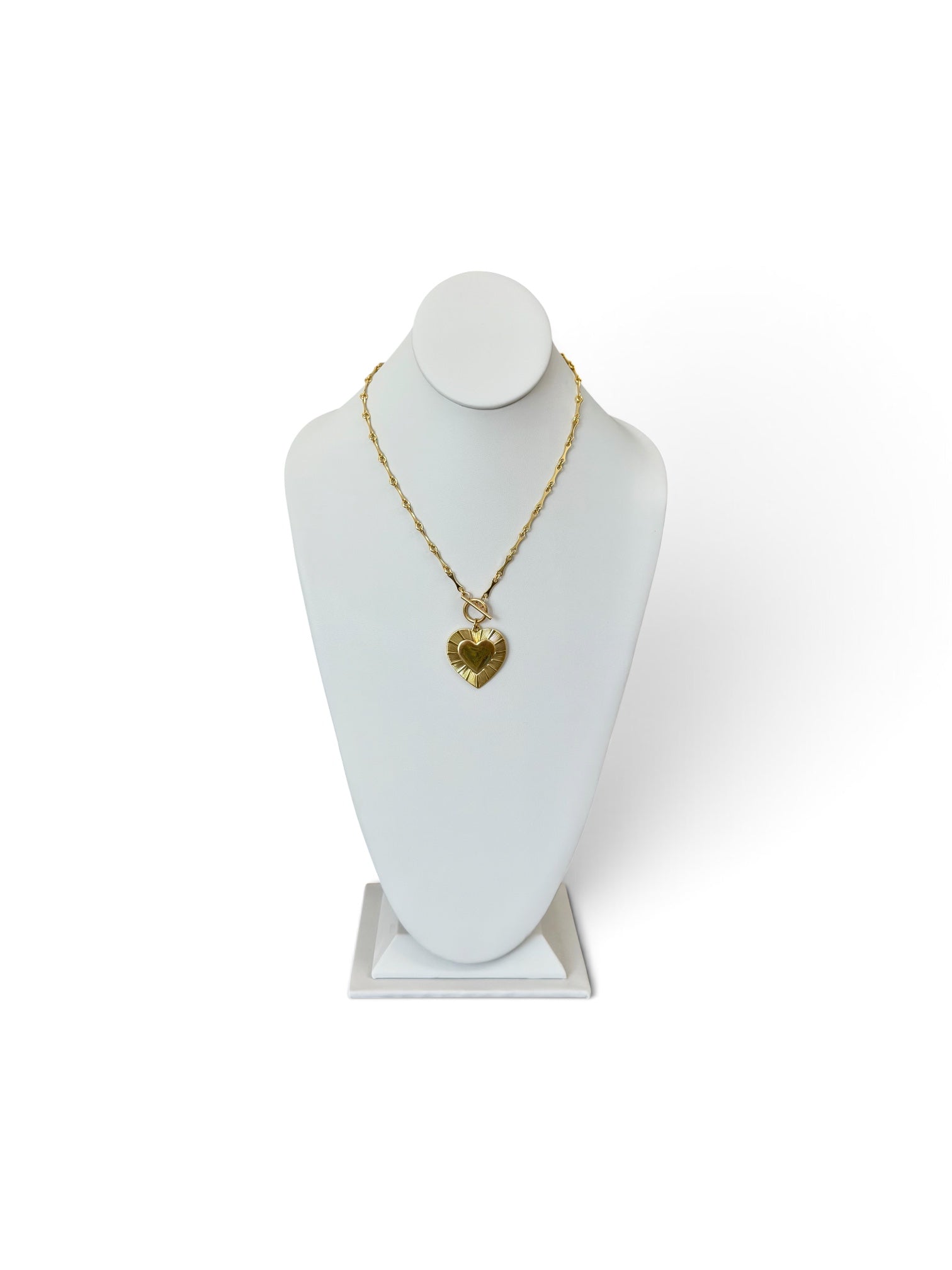 The Paramour Necklace: Unique chain and bold, chic heart pendant