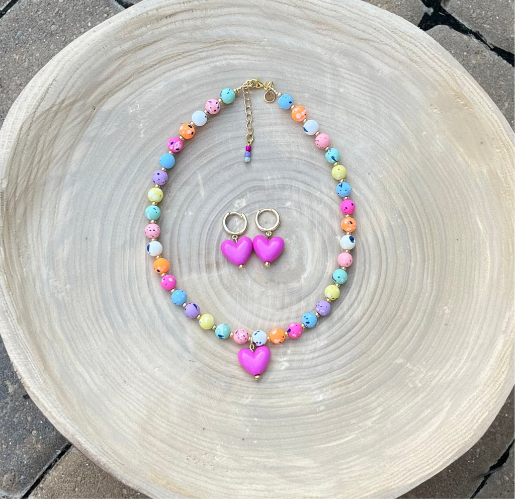 Color Confetti Necklace: Acrylic beads, gold spacer beads and a hot pink acrylic heart pendant