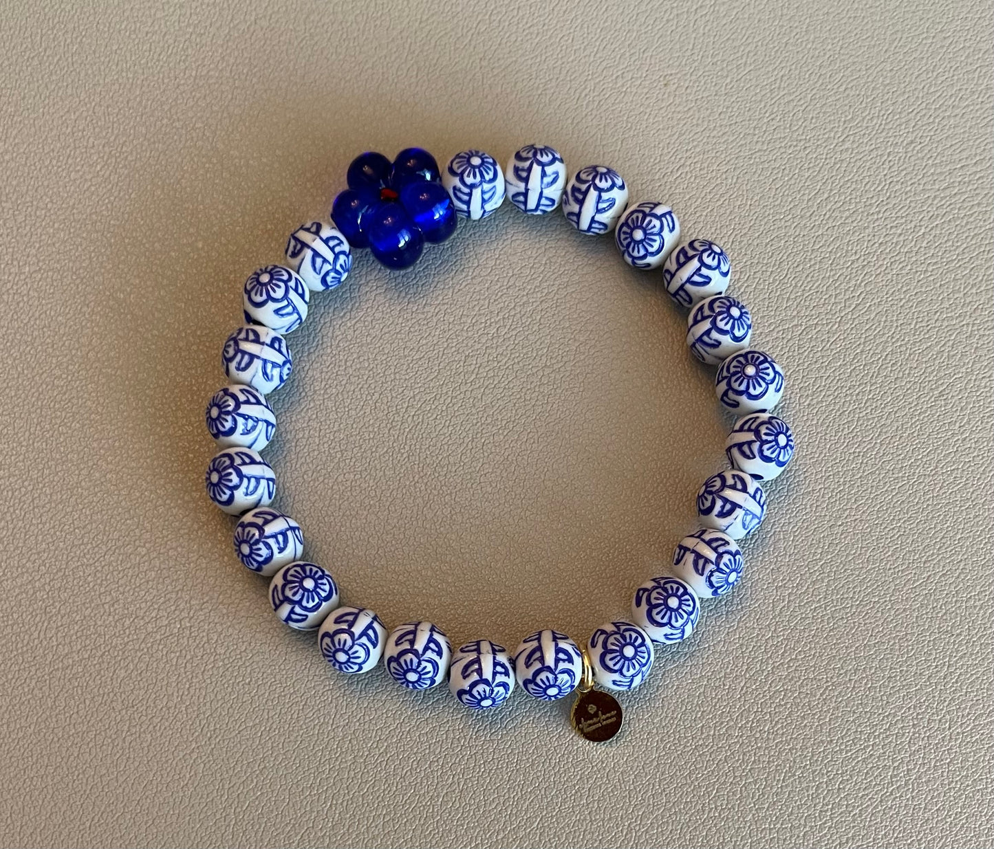 Blue Floral Fancy Bracelet: Stretch Bracelet Acrylic Beads w Glass Flower