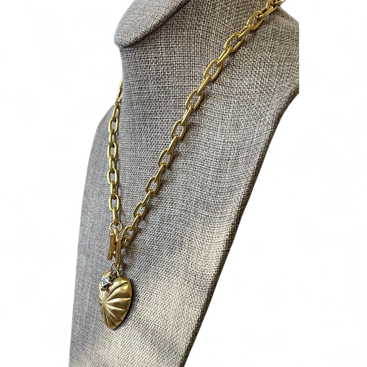 The Golden Crestheart Necklace