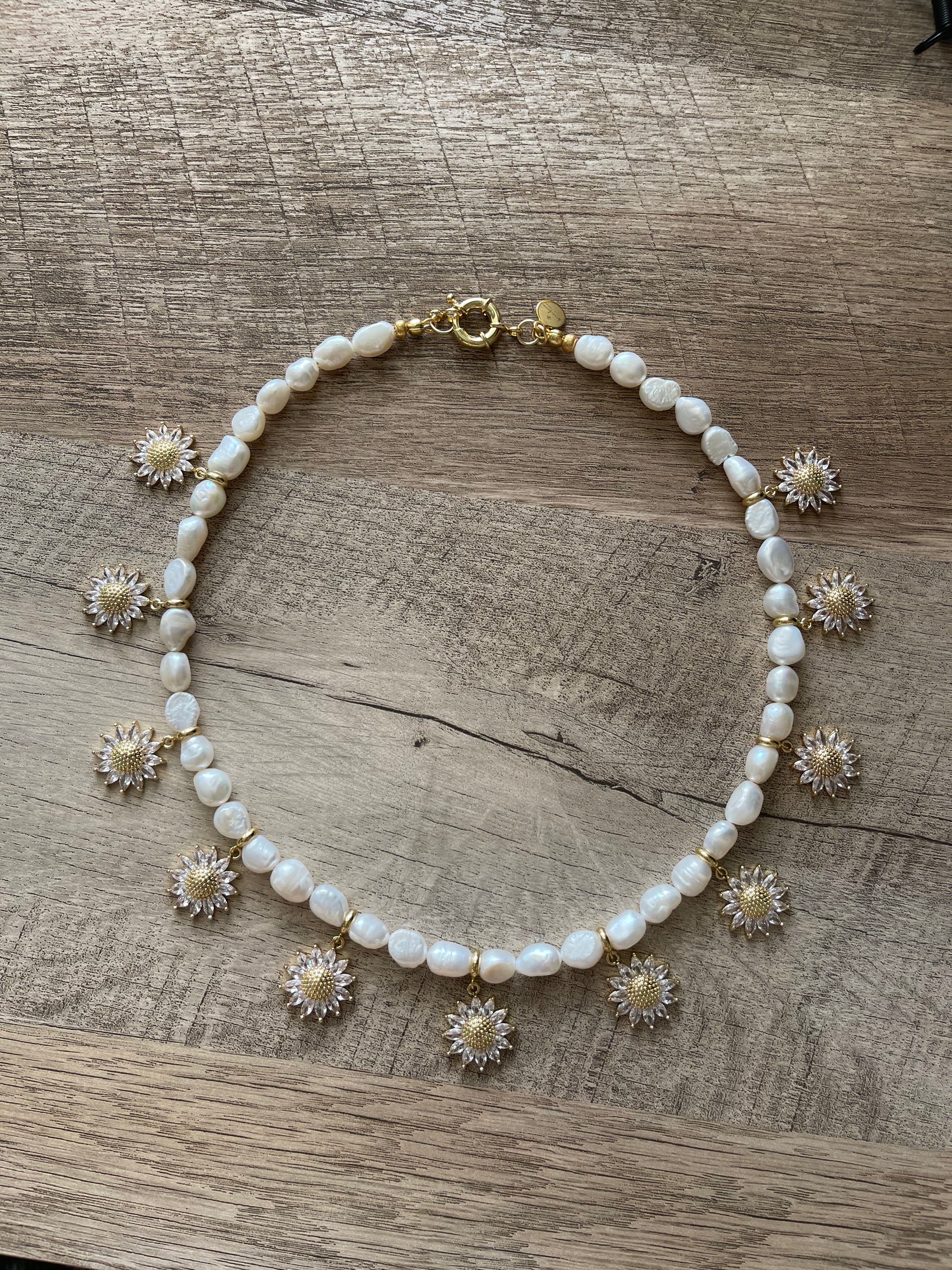 Daisy Pearl Charmer